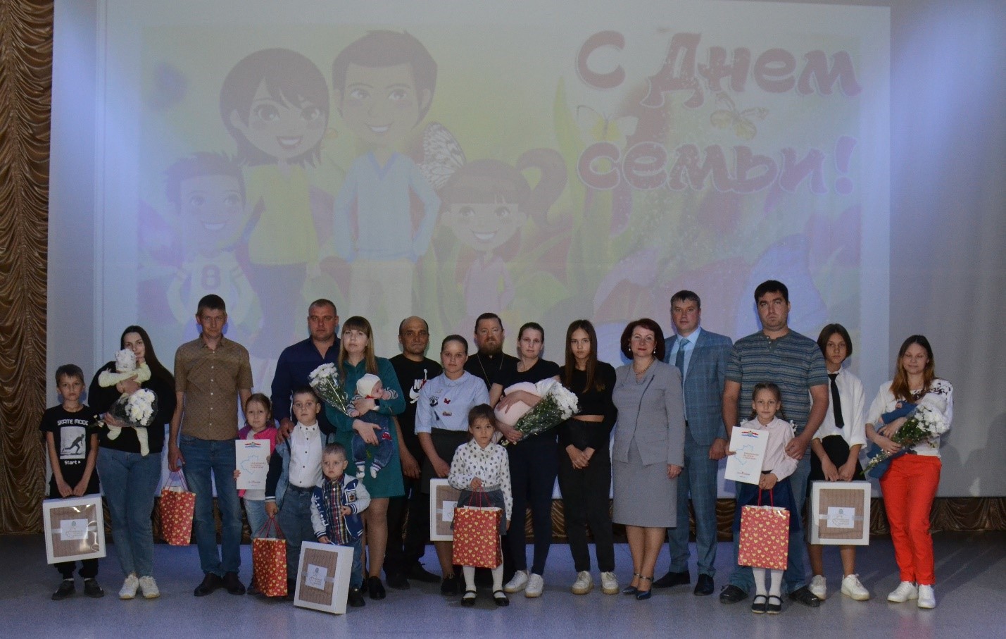 В доме культуры села Шигоны состоялось районное мероприятие, посвященное Международному дню семьи